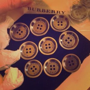 New authentic Burberry buttons high quality